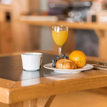 Hotel Hôtel-restaurant Bois Joly Crozet